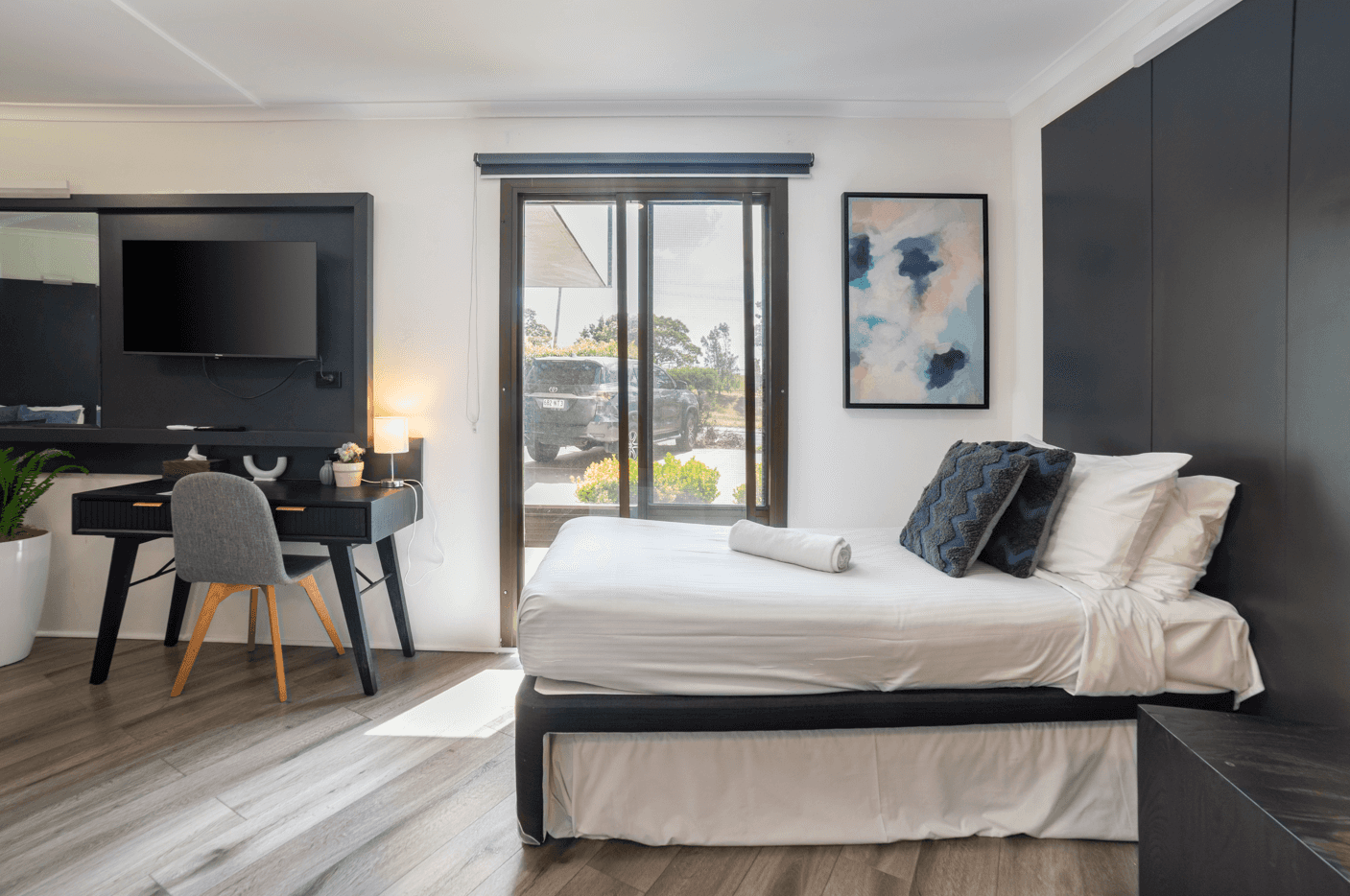 Motel 10