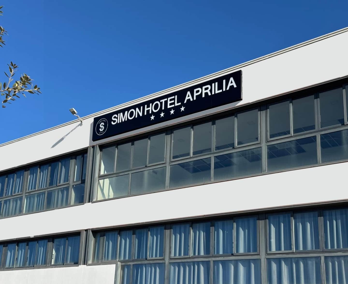 Simon Hotel Aprilia