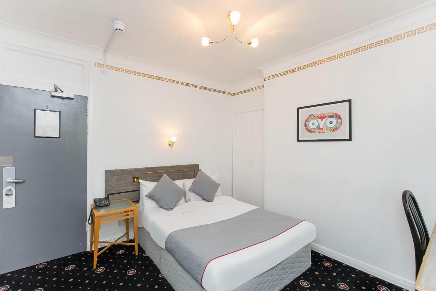 OYO Stade Court Hotel