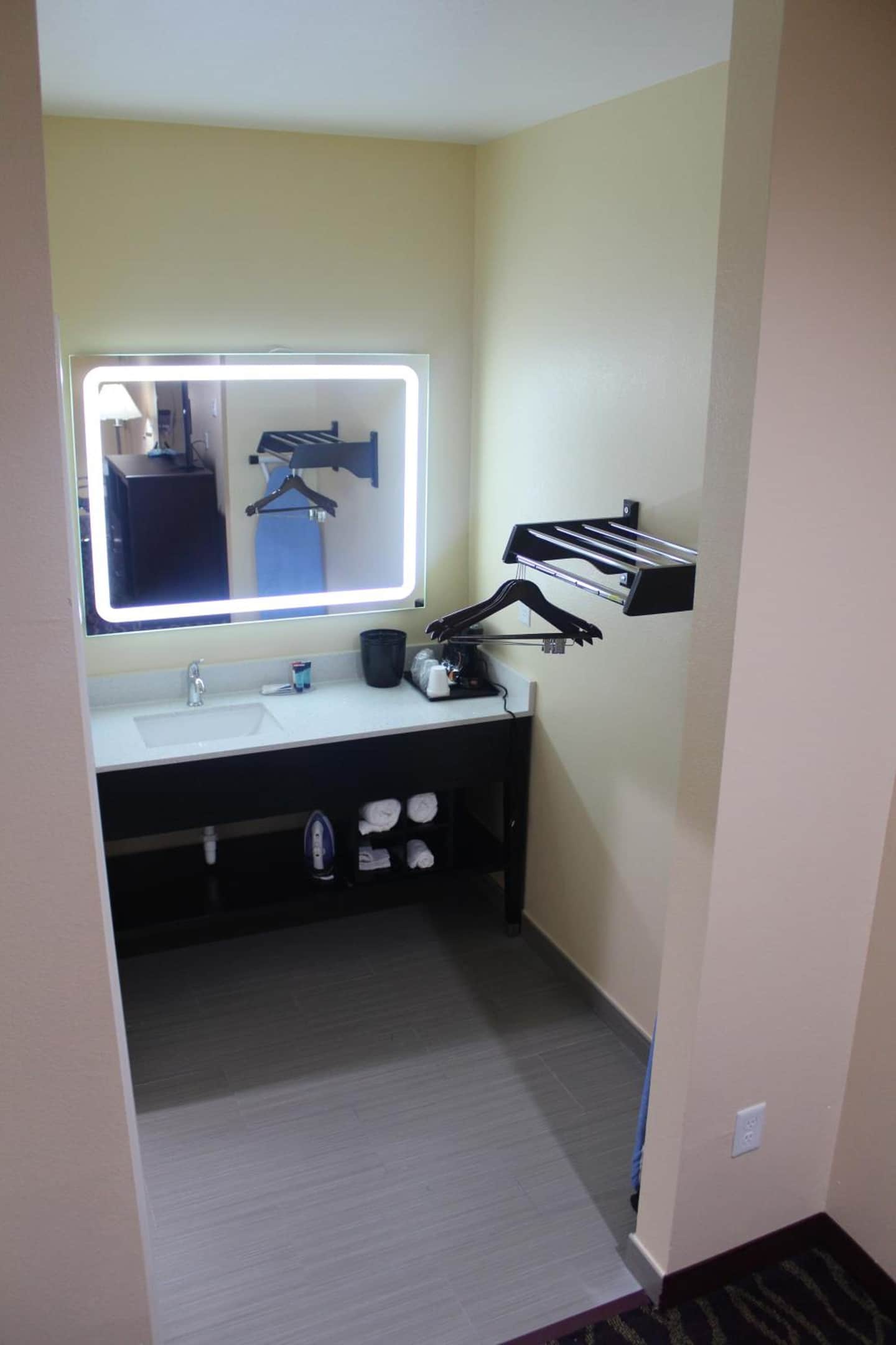 Express Inn and Suites