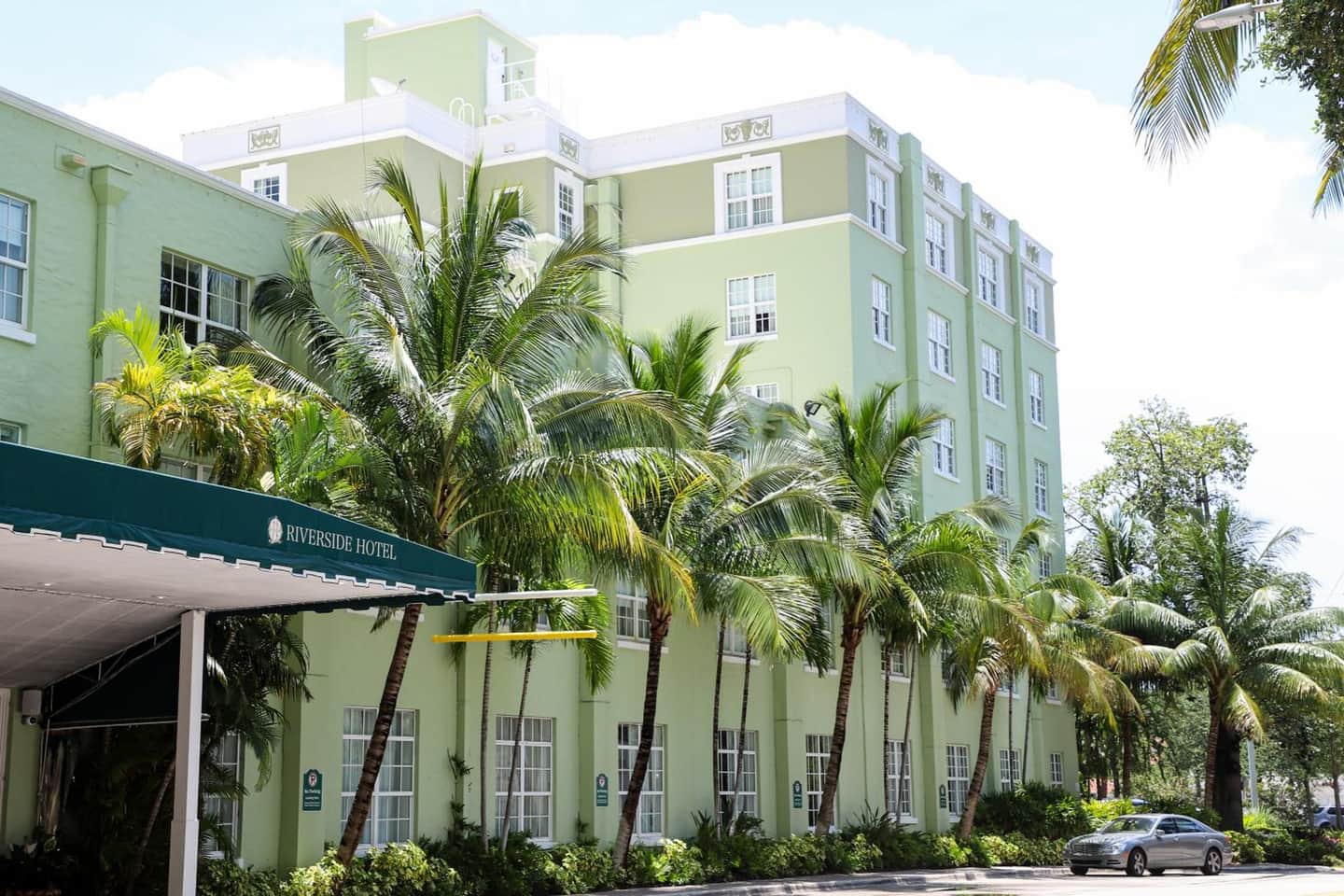Riverside Hotel