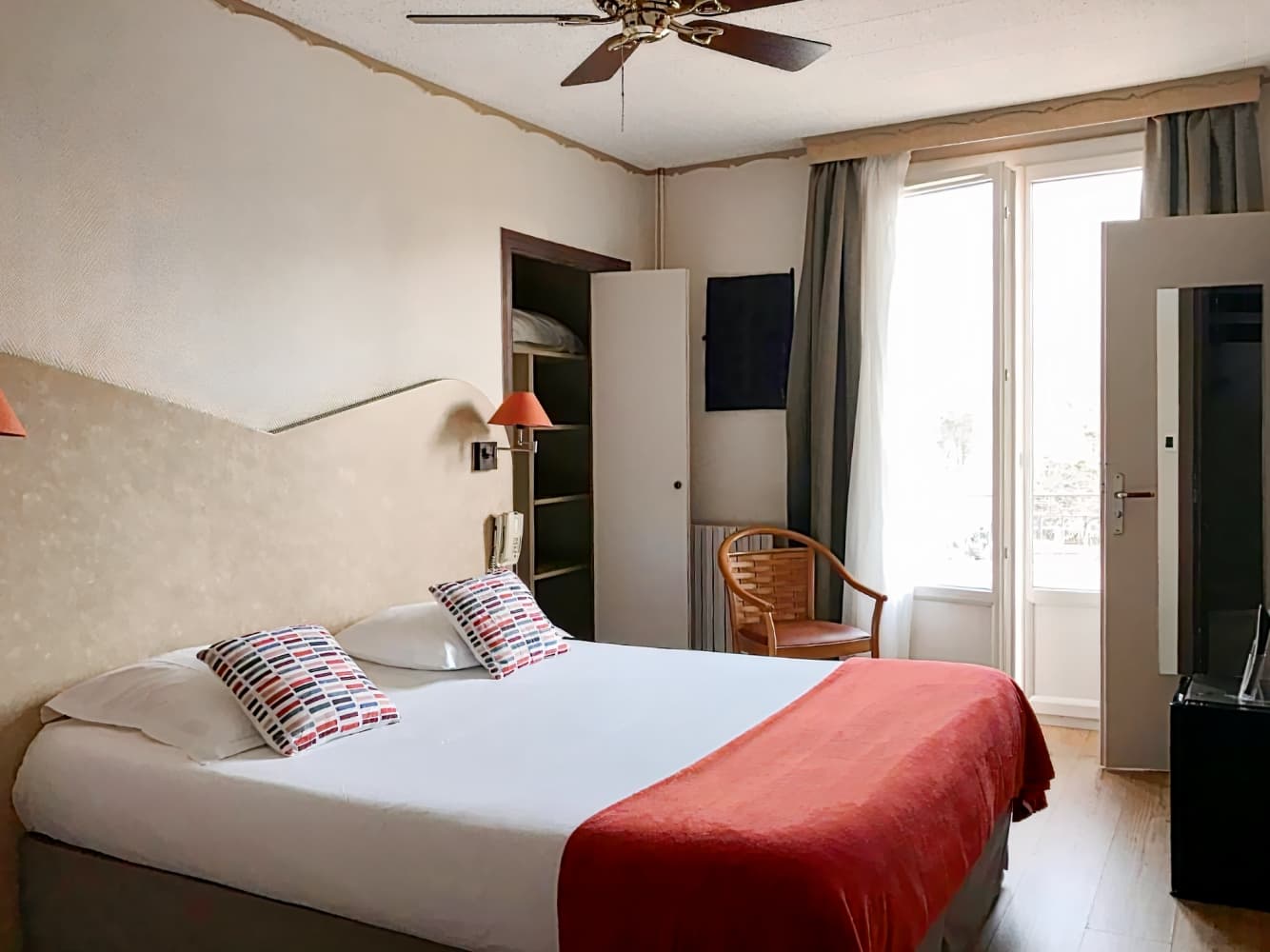 The Originals City, Hôtel L'Iroko, Aix-les-Bains Grand Port