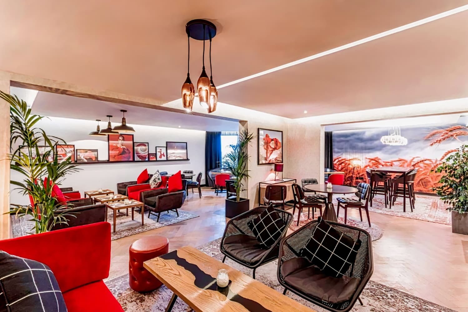 Radisson RED Heathrow