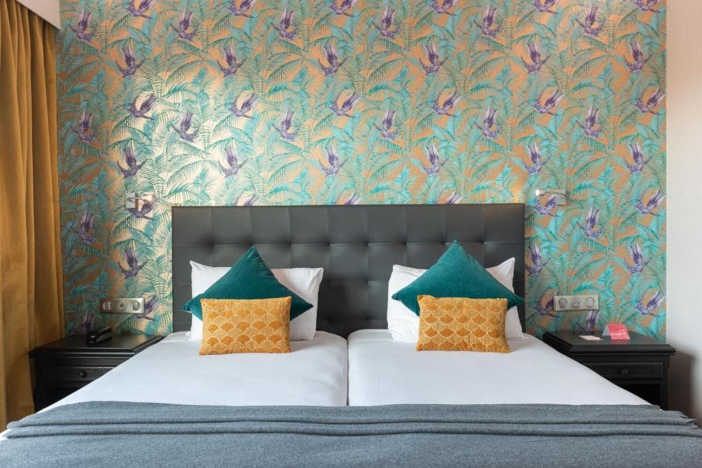 Hôtel Charlemagne by HappyCulture