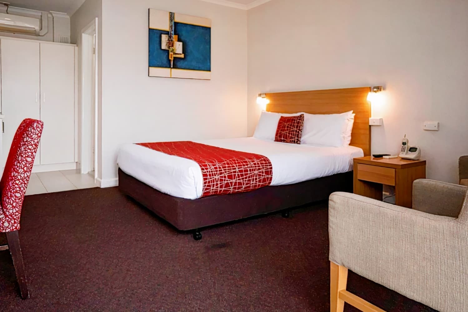 Admiralty Inn