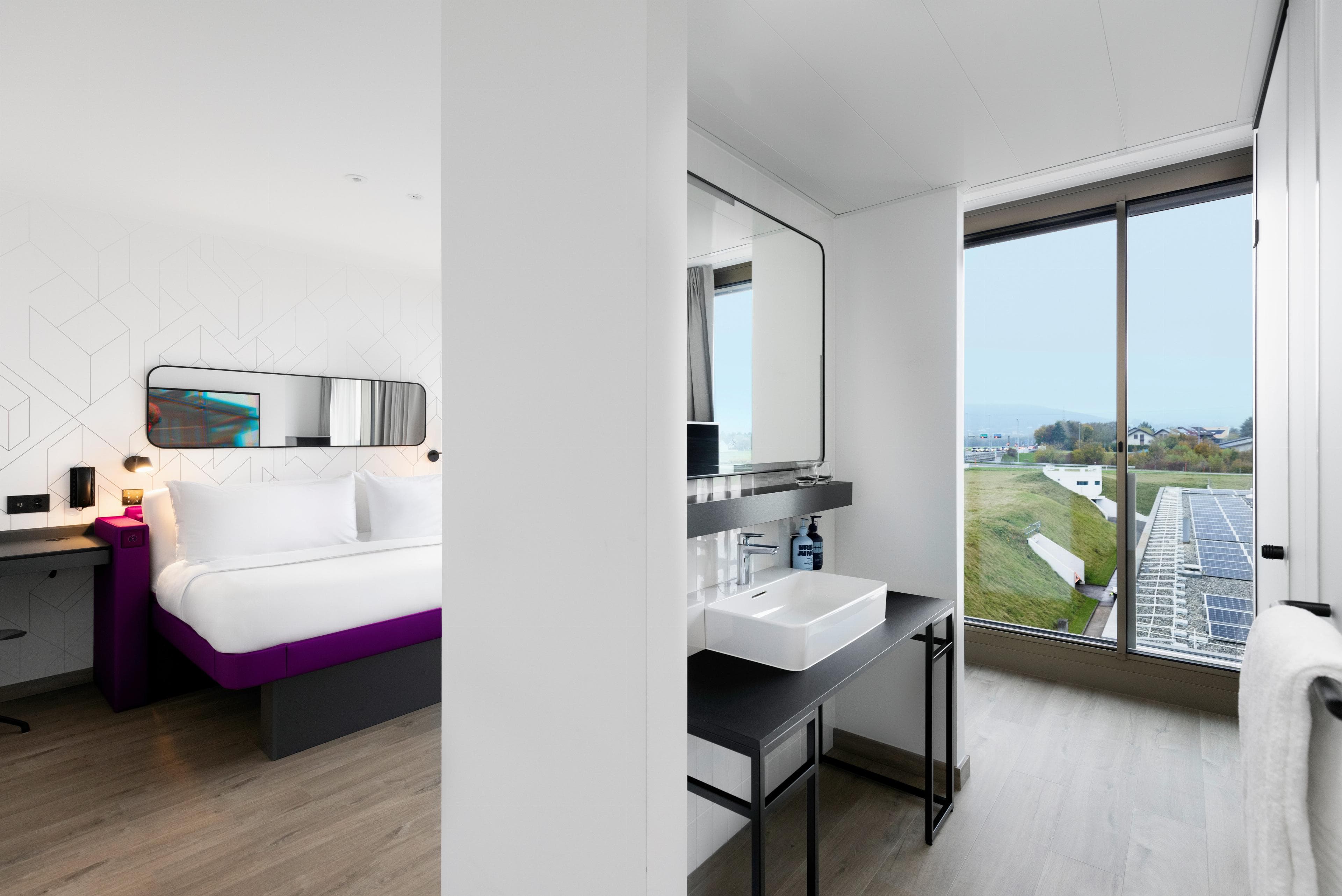 Yotel Lake Geneva