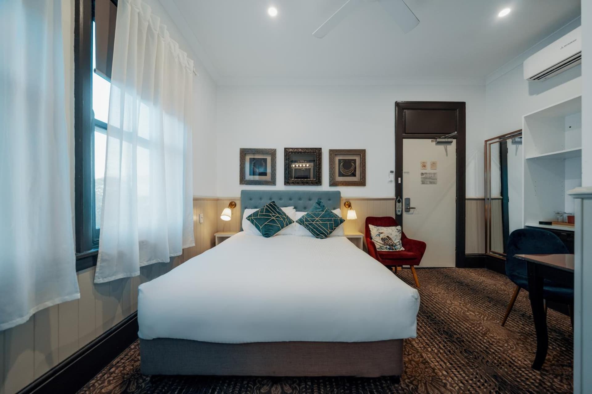 Cremorne Point Manor