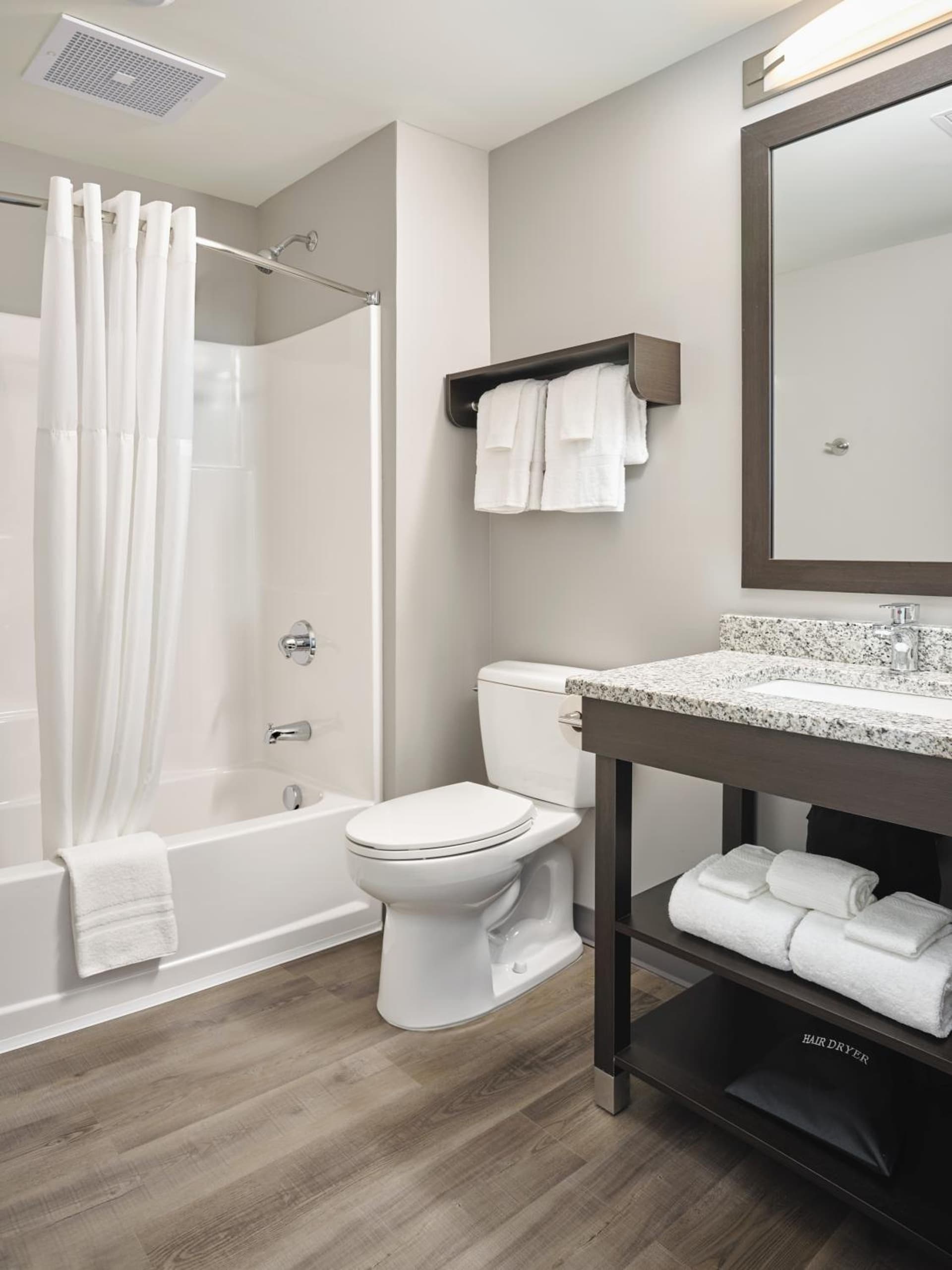 stayAPT Suites LaGrange