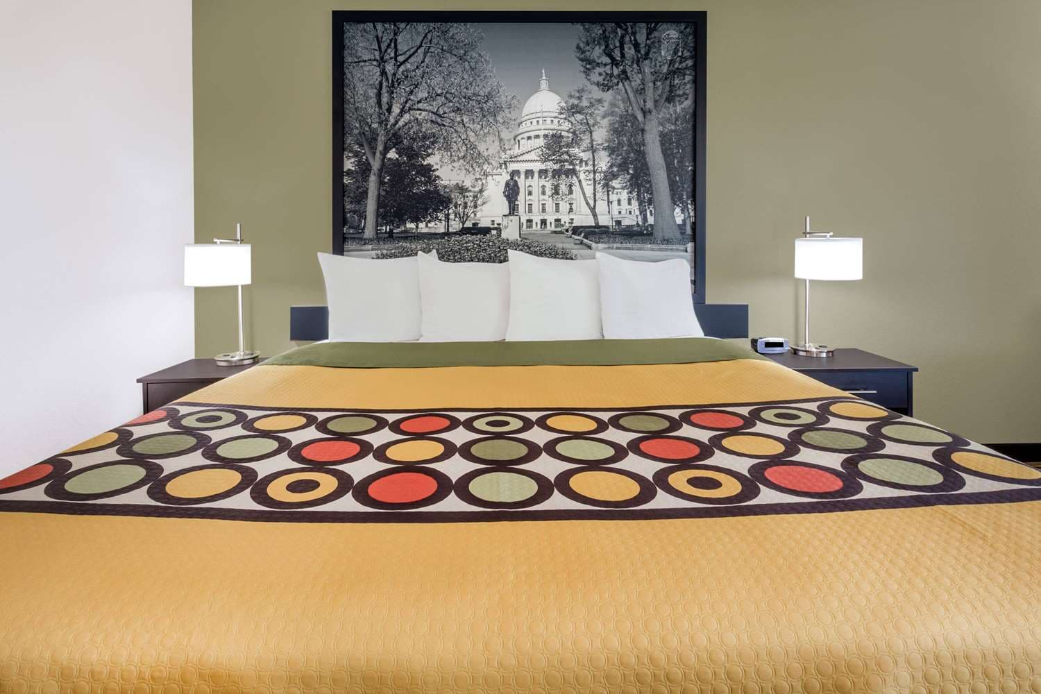 Super 8 by Wyndham Madison South