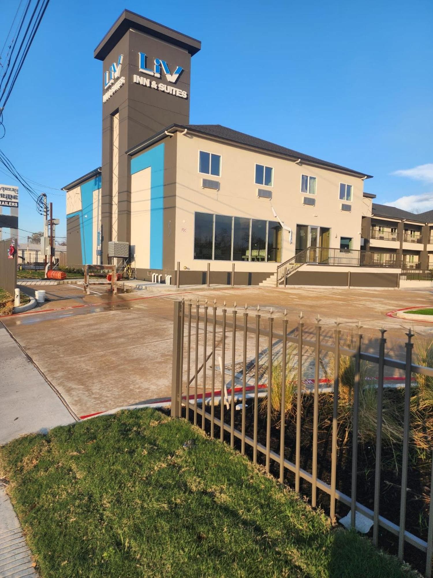 LiV Inn & Suites Houston