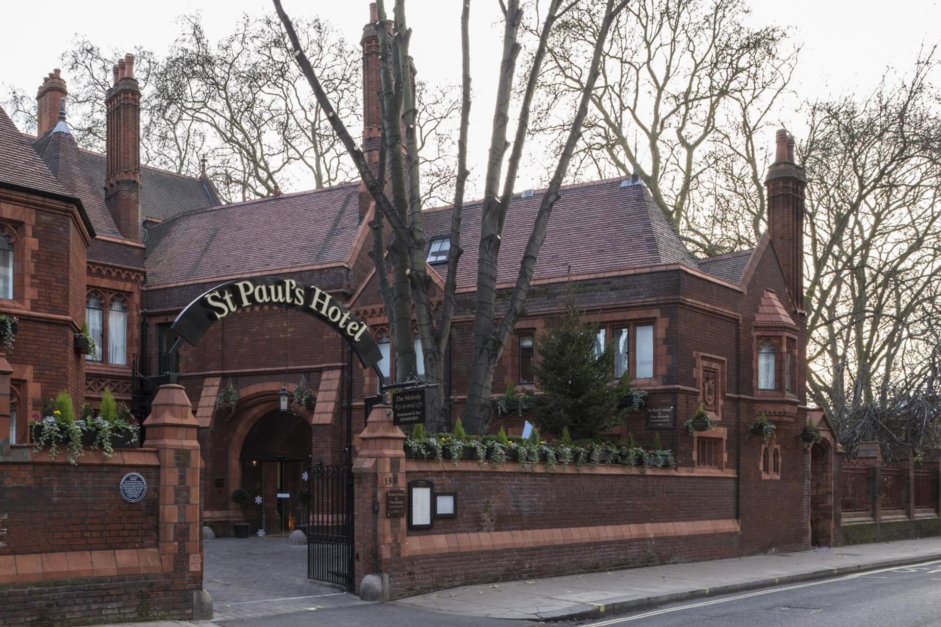 St Paul's Hotel