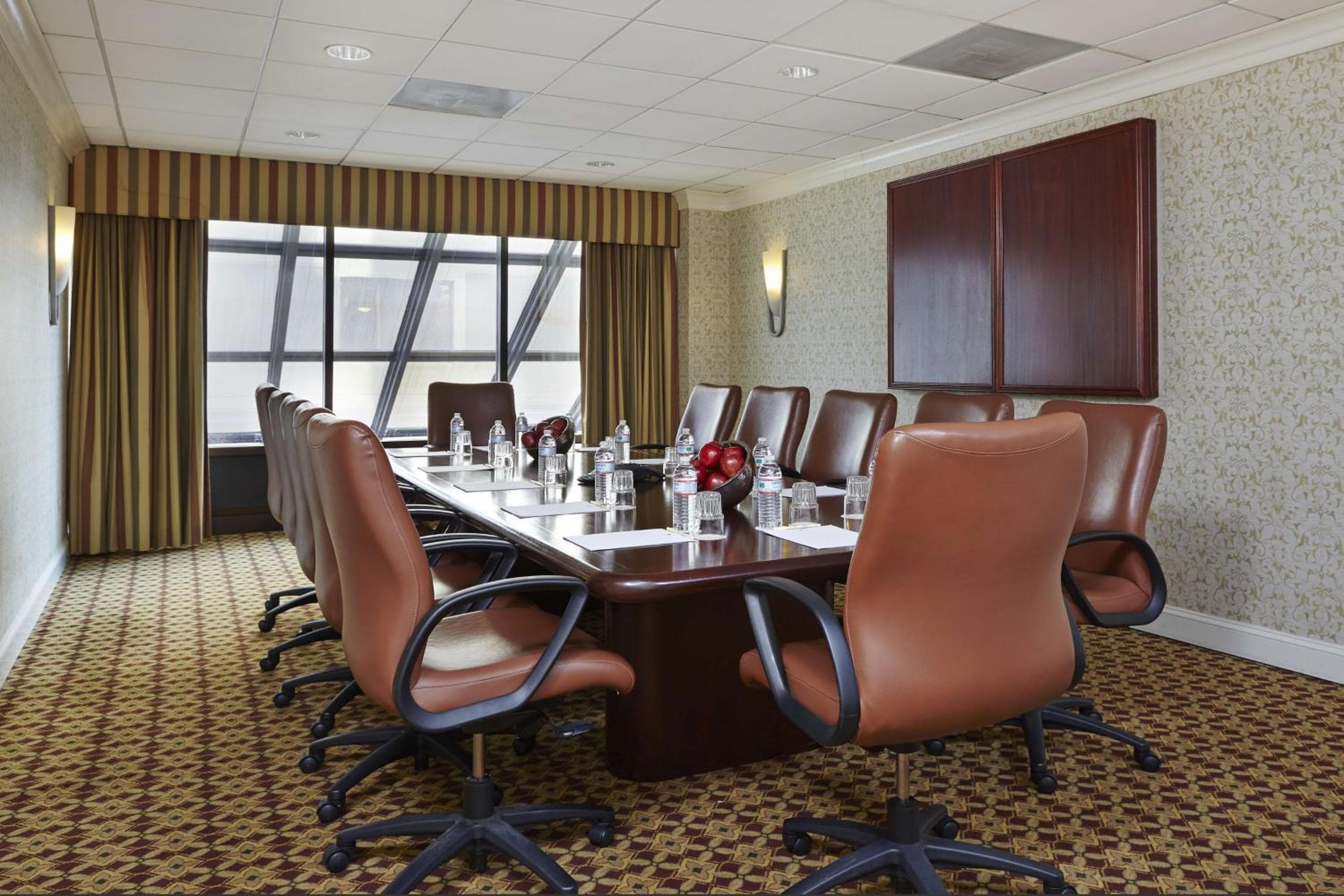 DoubleTree by Hilton Washington DC - Crystal City