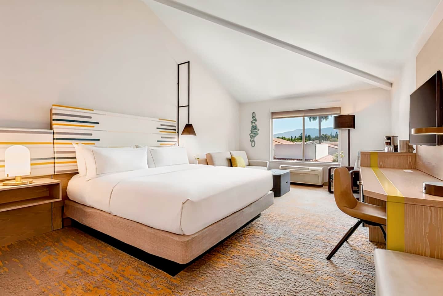 DoubleTree by Hilton Hotel Campbell - Pruneyard Plaza