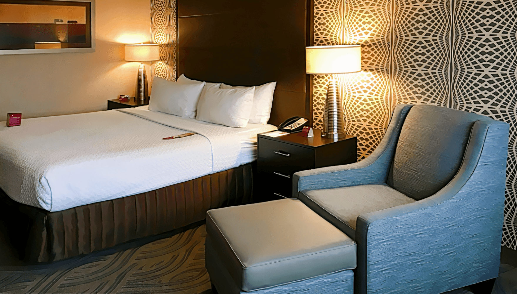 Crowne Plaza Aire MSP Airport - Mall of America