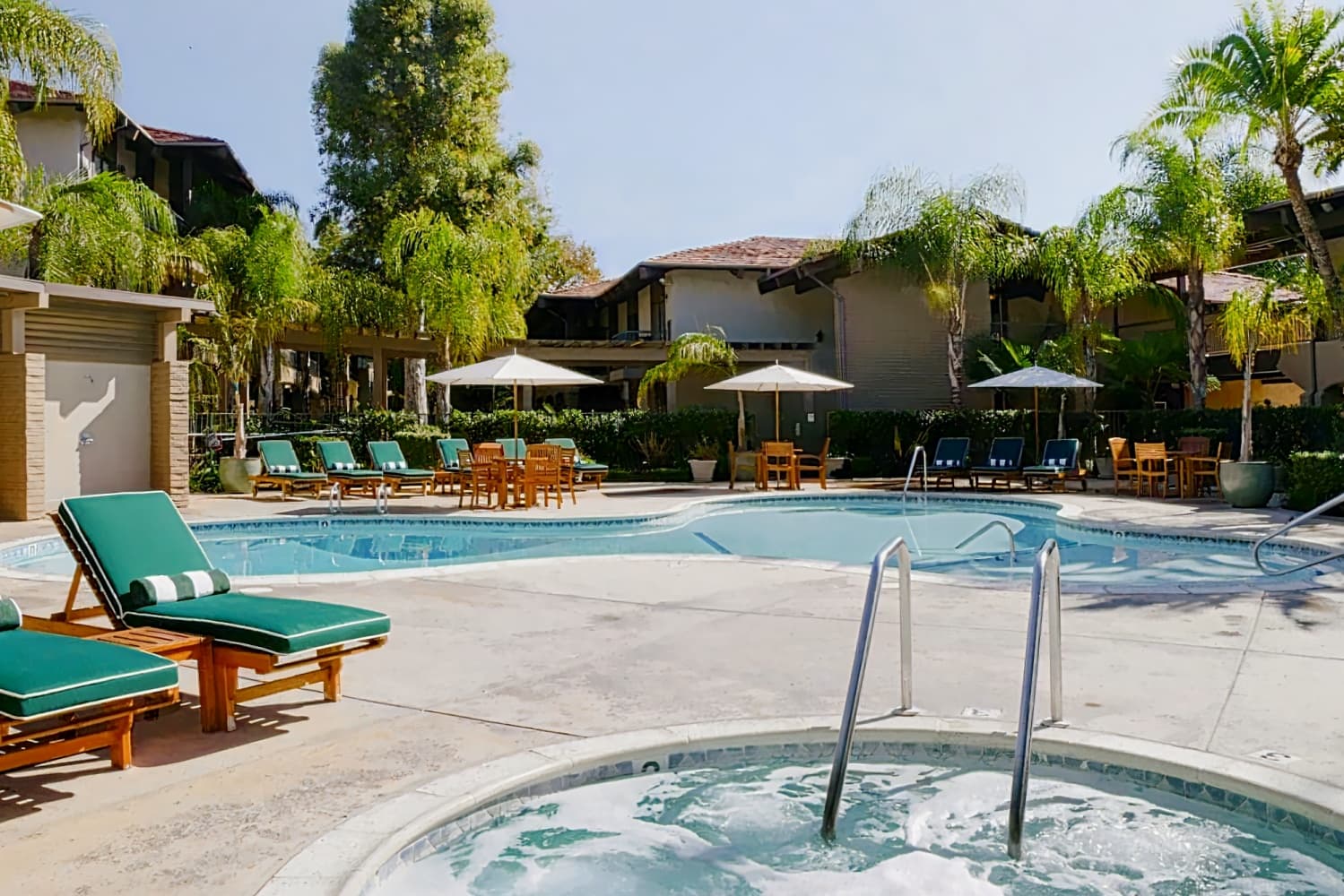 DoubleTree by Hilton Hotel Claremont