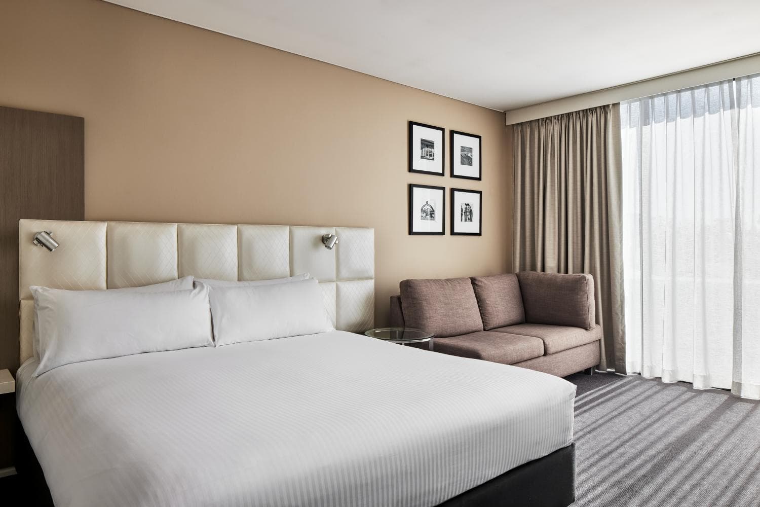 Holiday Inn Warwick Farm, an IHG Hotel