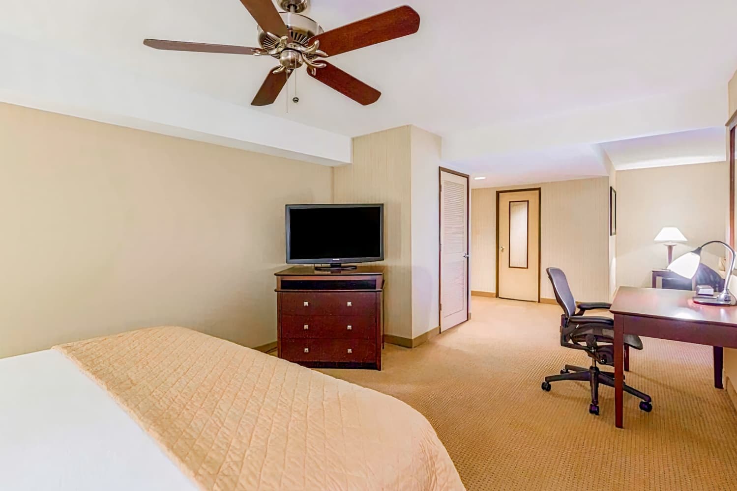 Wyndham Garden Newark Airport