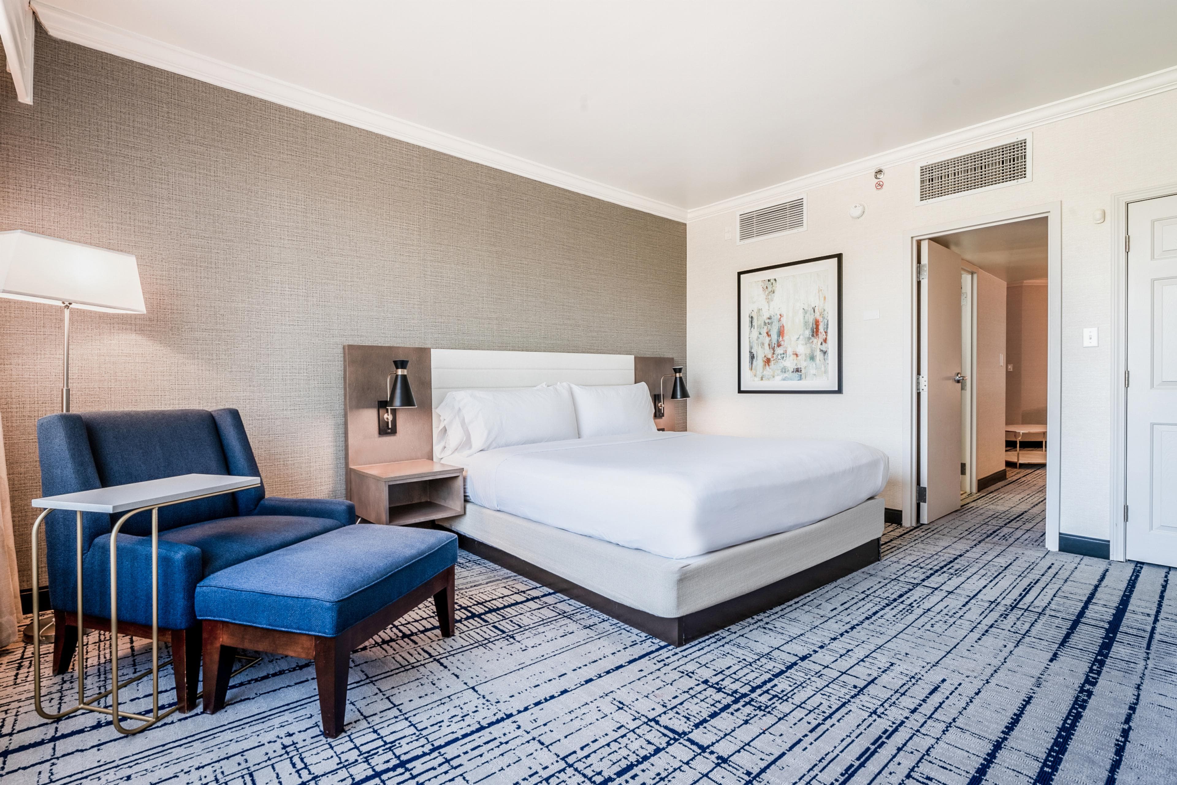 DoubleTree by Hilton South Charlotte Tyvola