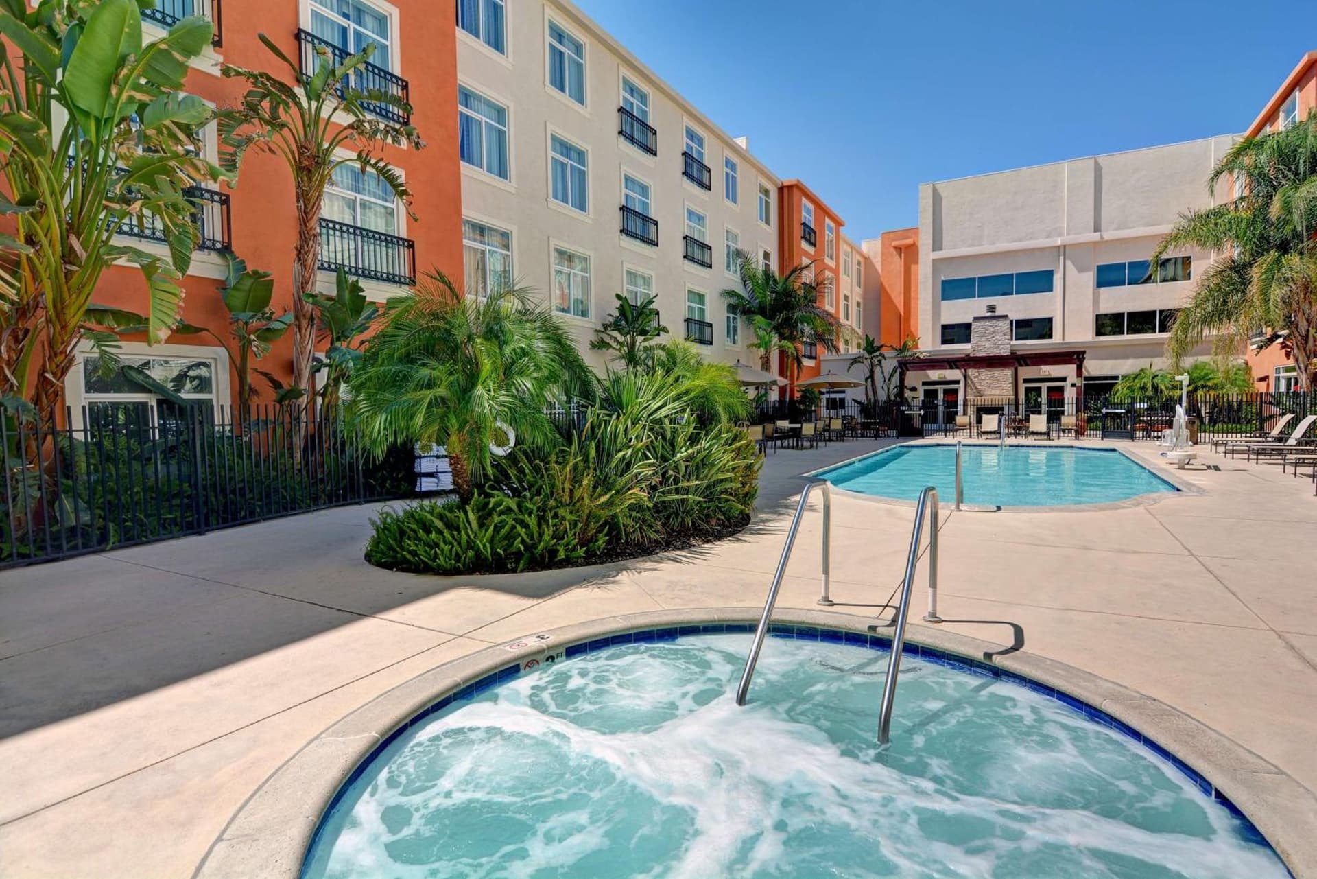 Embassy Suites by Hilton Valencia