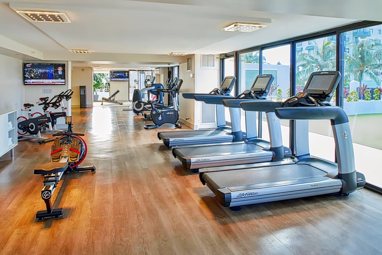 Holiday Inn Express Waikiki, an IHG Hotel