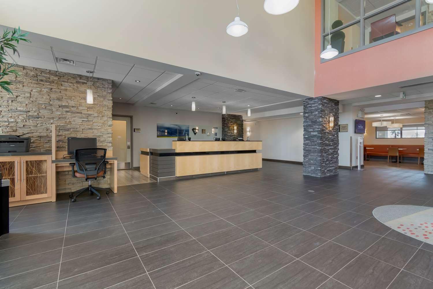 Best Western Plus Airport Inn & Suites