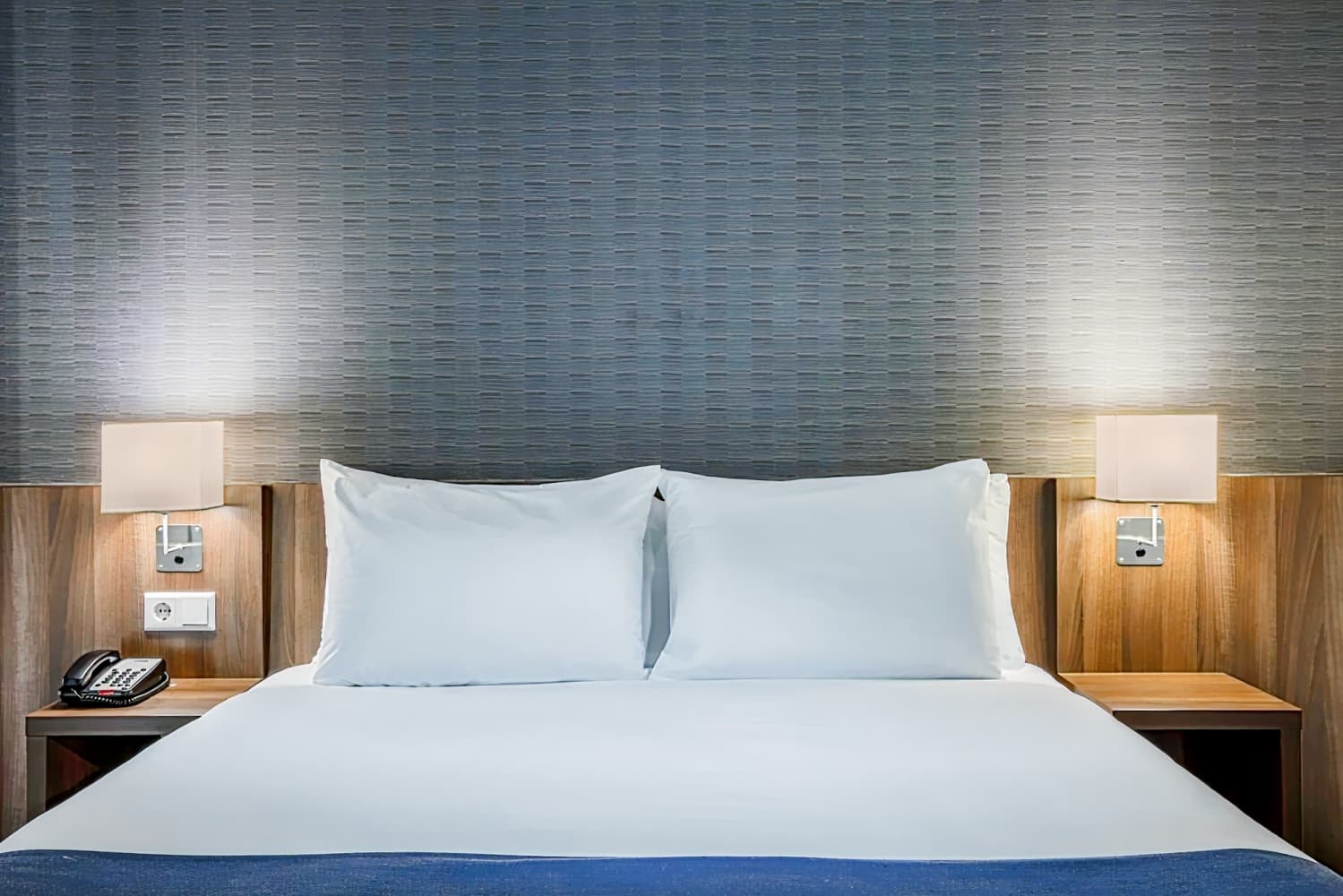 Holiday Inn Express Rotterdam - Central Station, an IHG Hotel