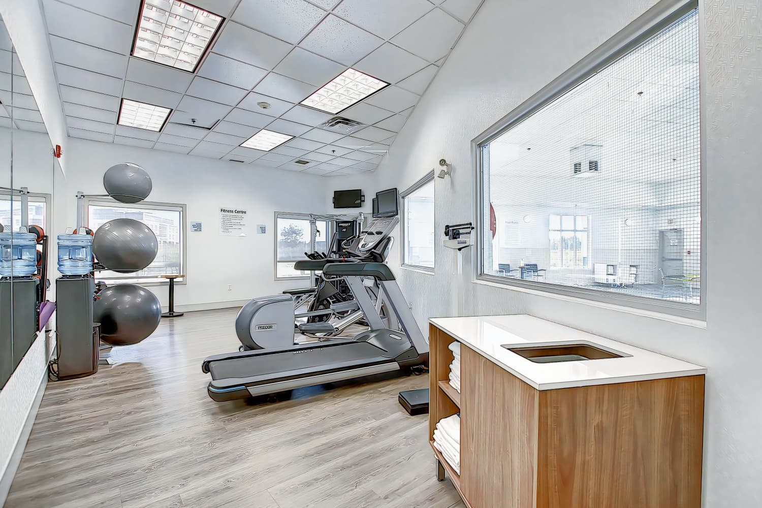 Holiday Inn Express & Suites Airport Calgary