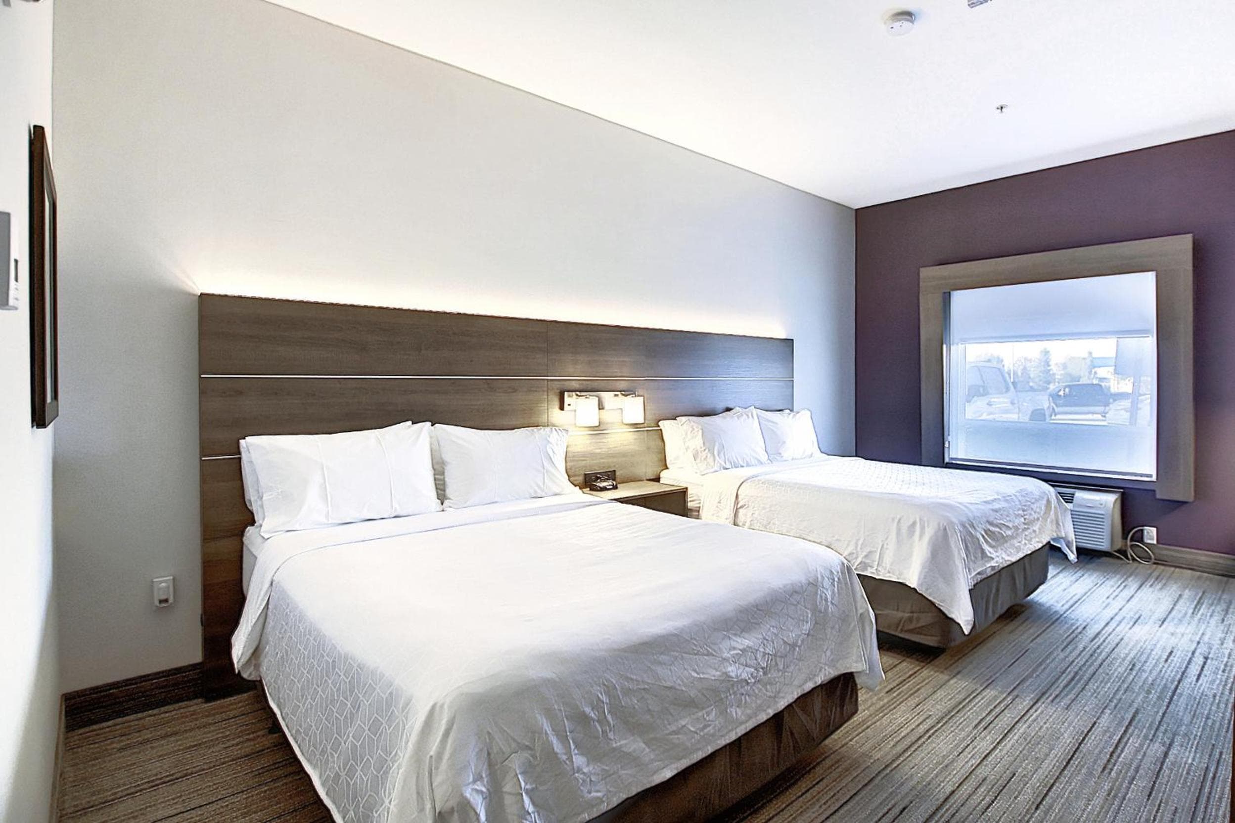 Holiday Inn Express & Suites Airport Calgary