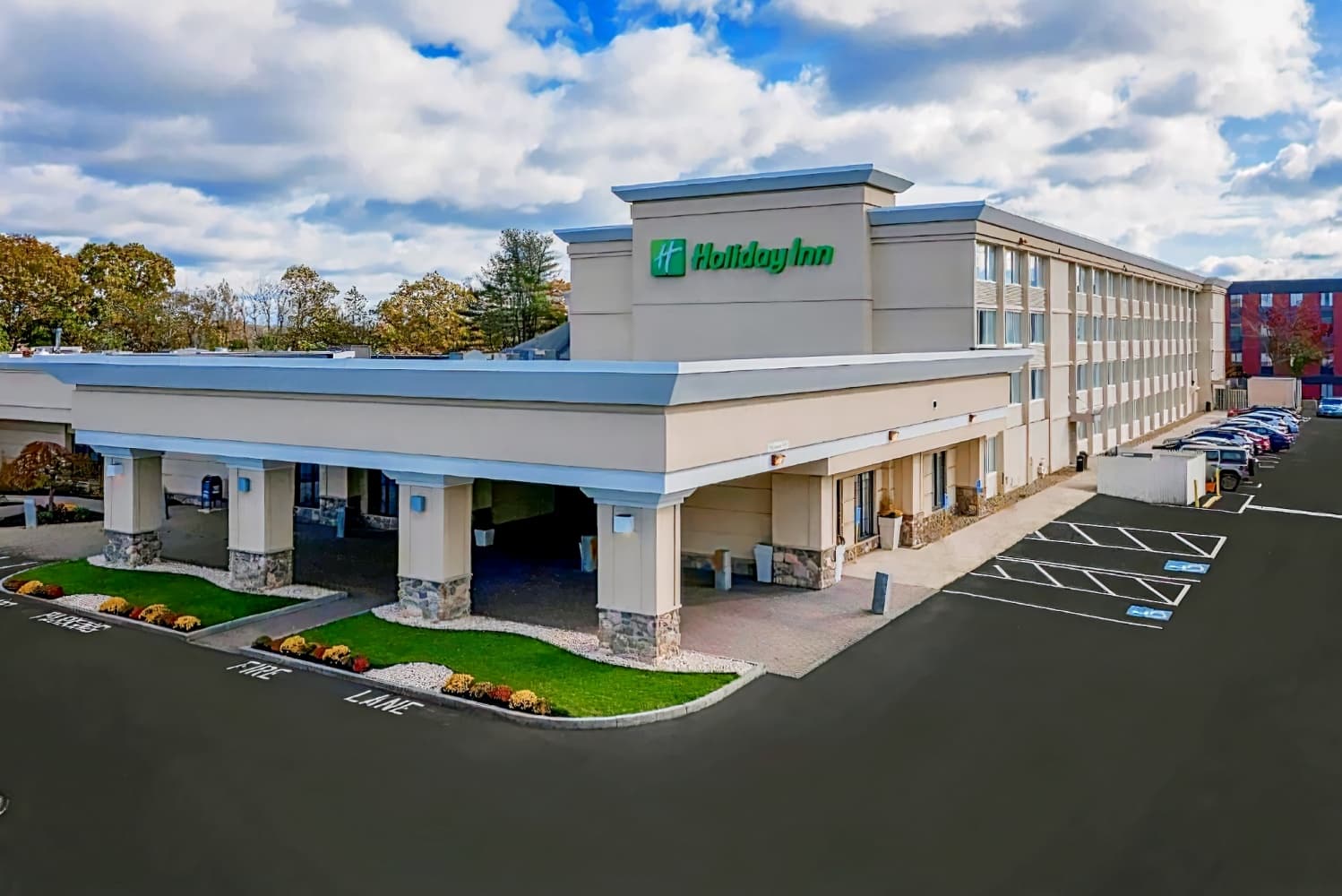 Holiday Inn & Suites Boston Peabody