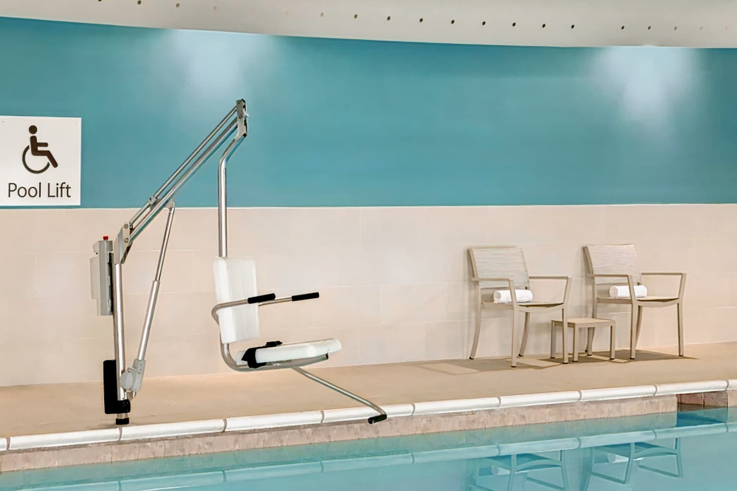 Holiday Inn Express and Suites Cincinnati Redbank