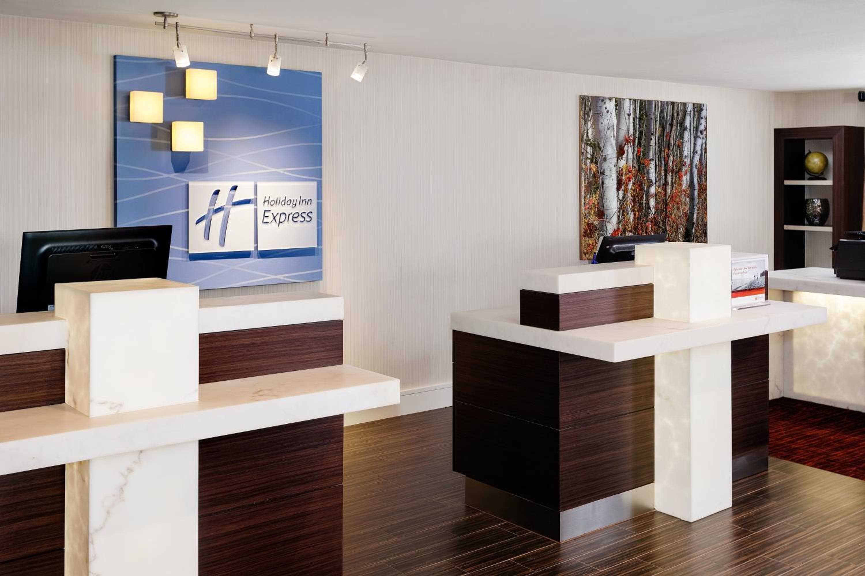 Holiday Inn Express Simi Valley