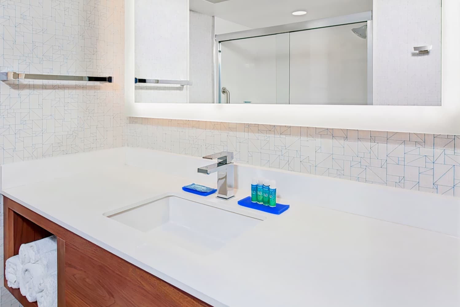 Holiday Inn Express Hotel & Suites Pasadena-Colorado Boulevard, an IHG Hotel