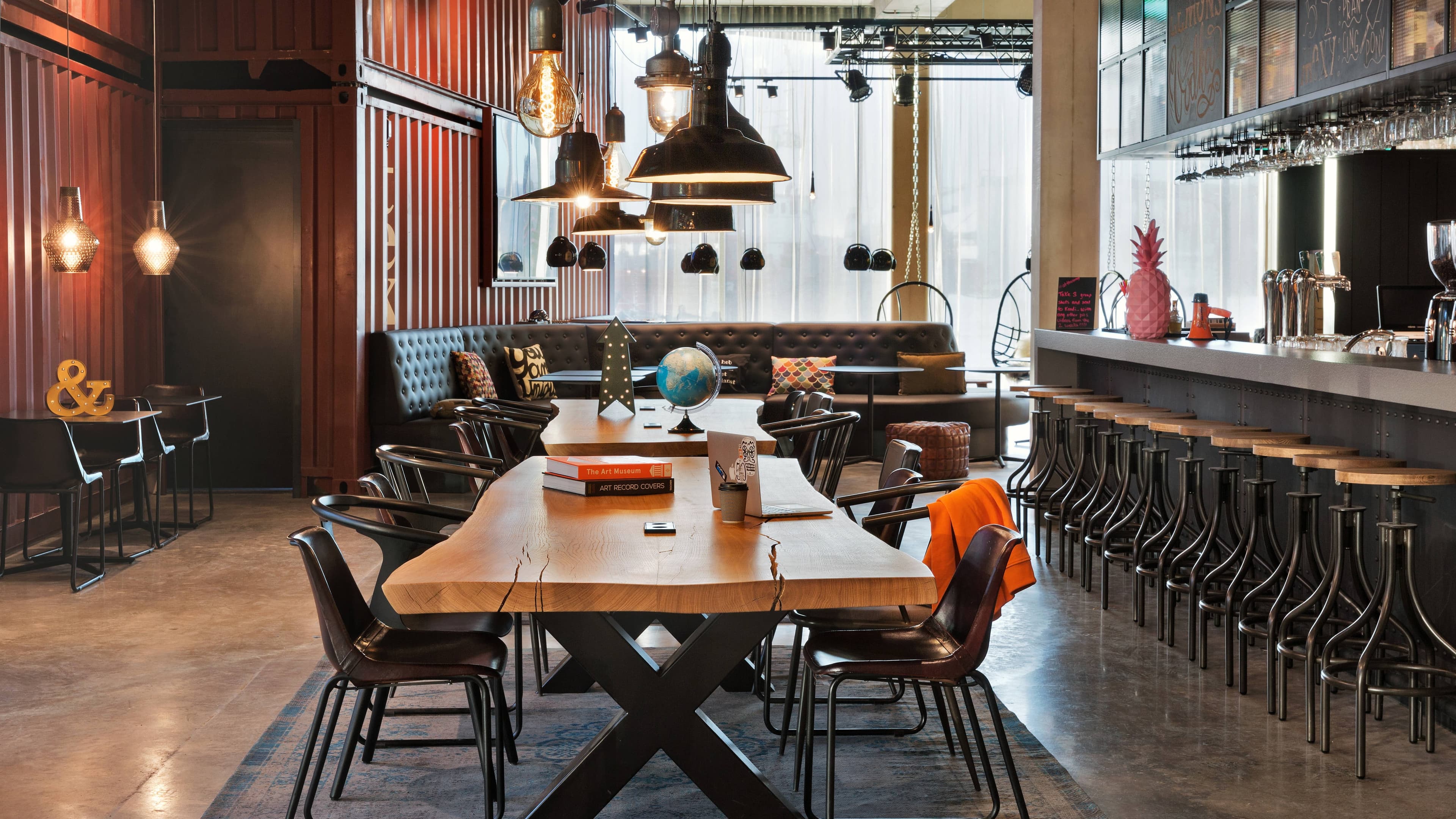 Moxy Amsterdam Houthavens