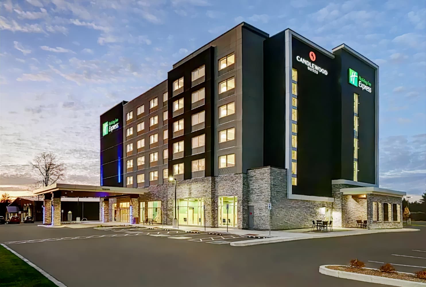 Holiday Inn Express Kingston West