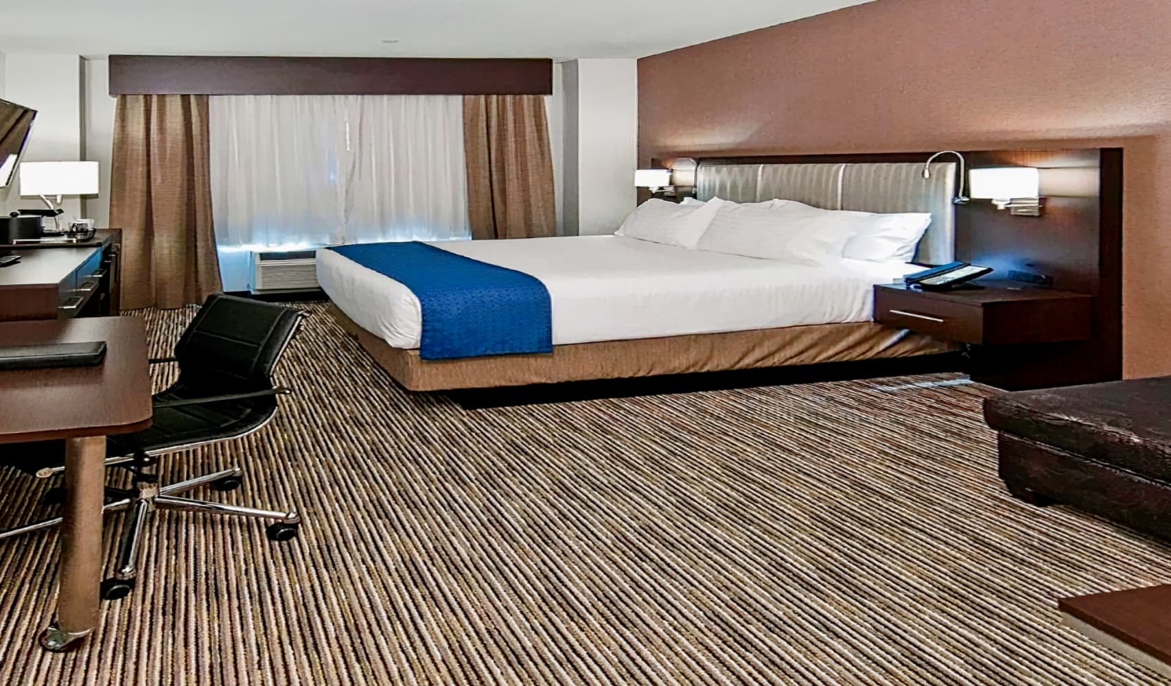 Holiday Inn Austin Airport