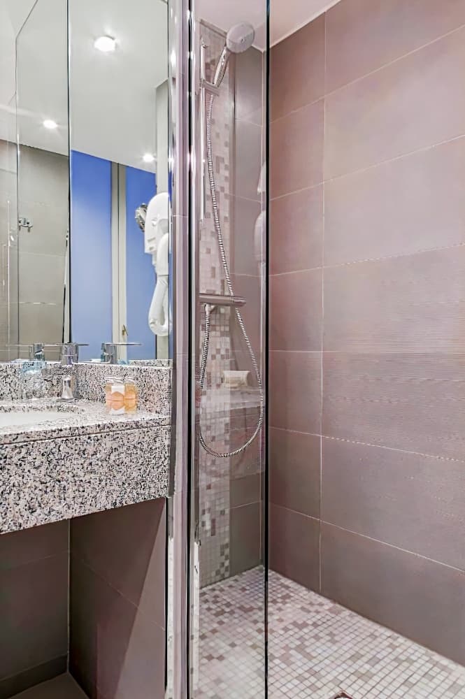 Timhotel Opéra Blanche Fontaine