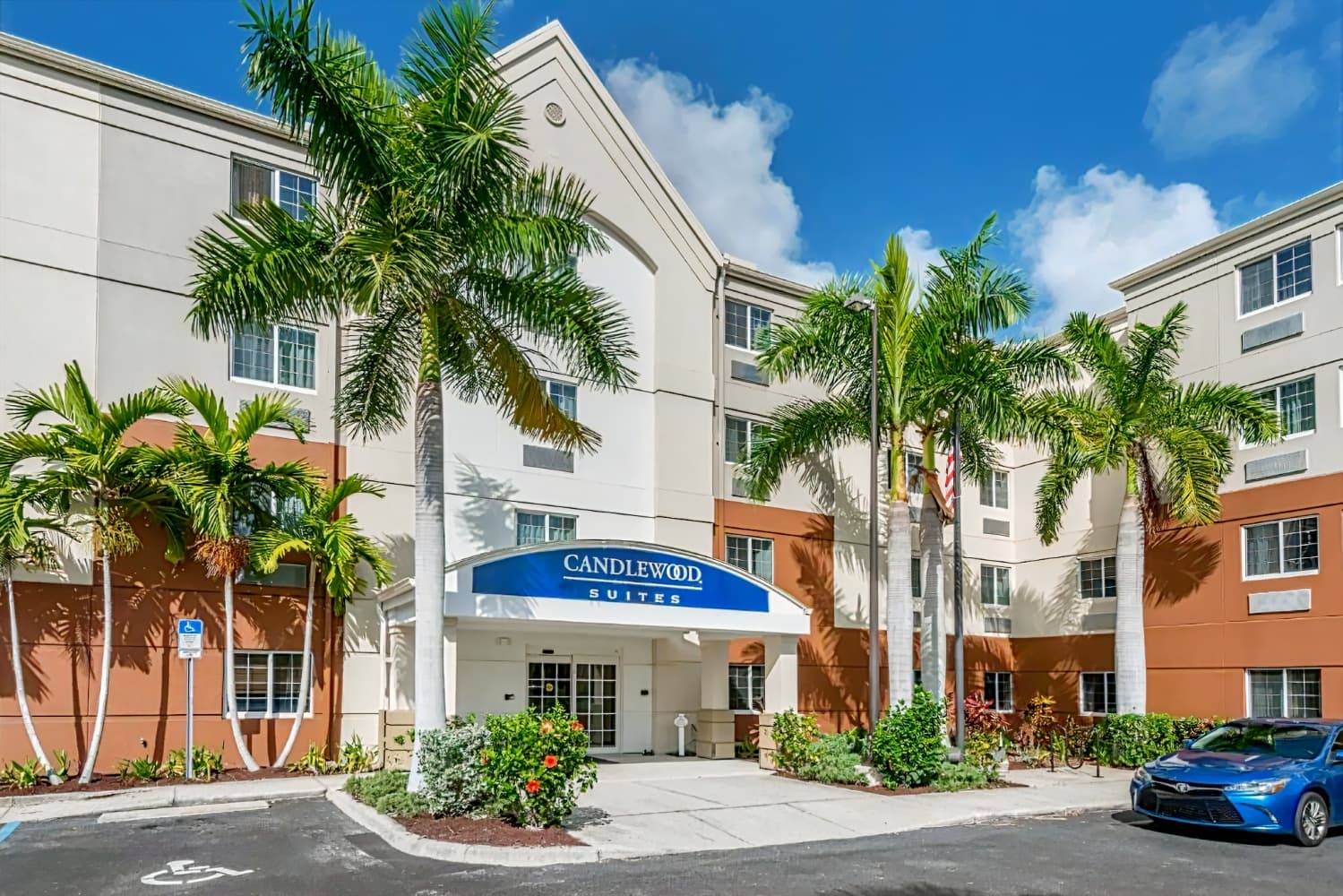 Candlewood Suites Fort Myers-Sanibel Gateway