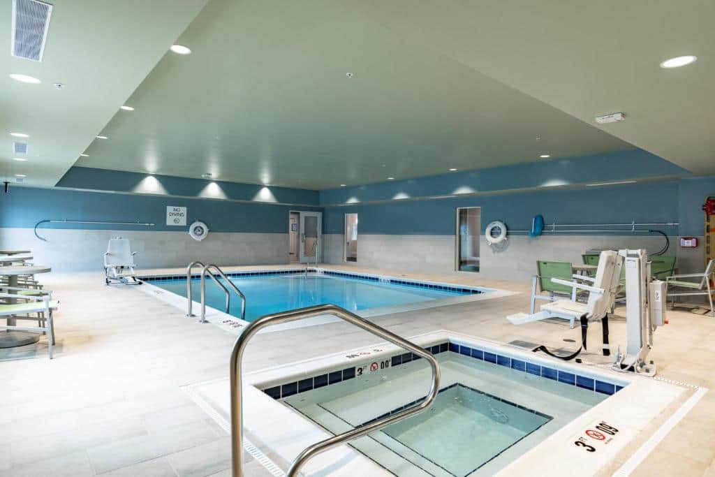 Holiday Inn Express & Suites - Moundsville, an IHG Hotel