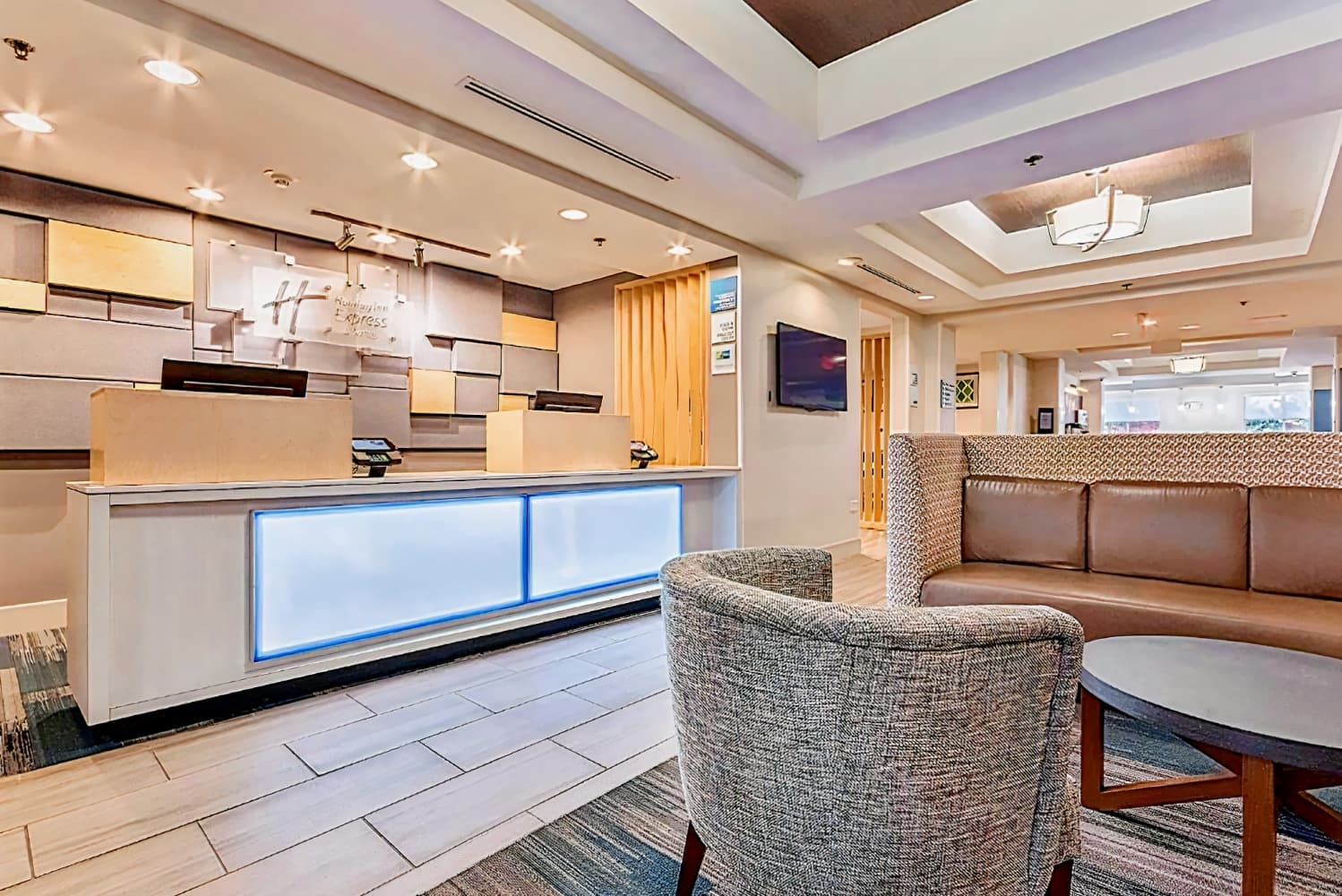 Holiday Inn Express Hotel & Suites Lake Zurich-Barrington, an IHG Hotel