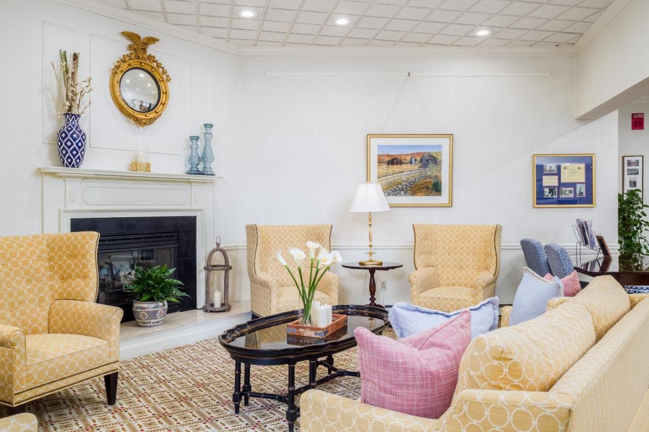 The Farmington Inn & Suites