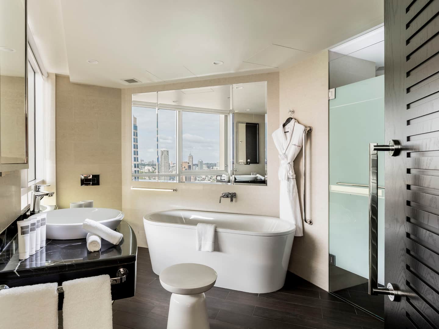Swissôtel Sydney