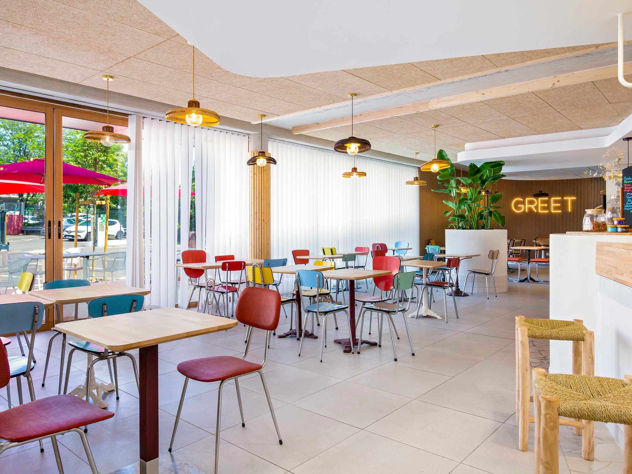 greet hotel Salon-de-Provence