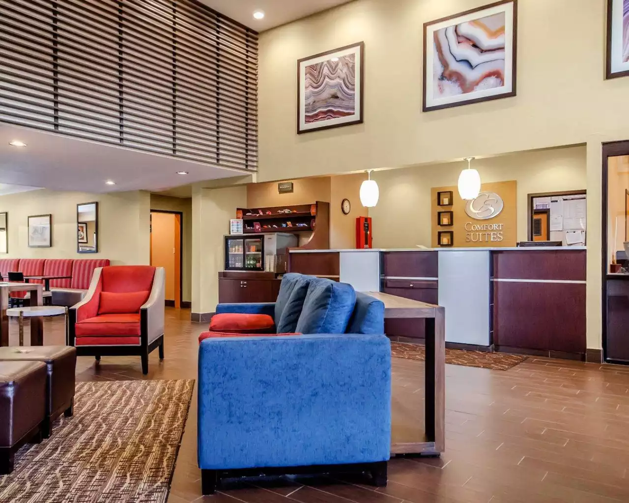 Comfort Suites Louisville East
