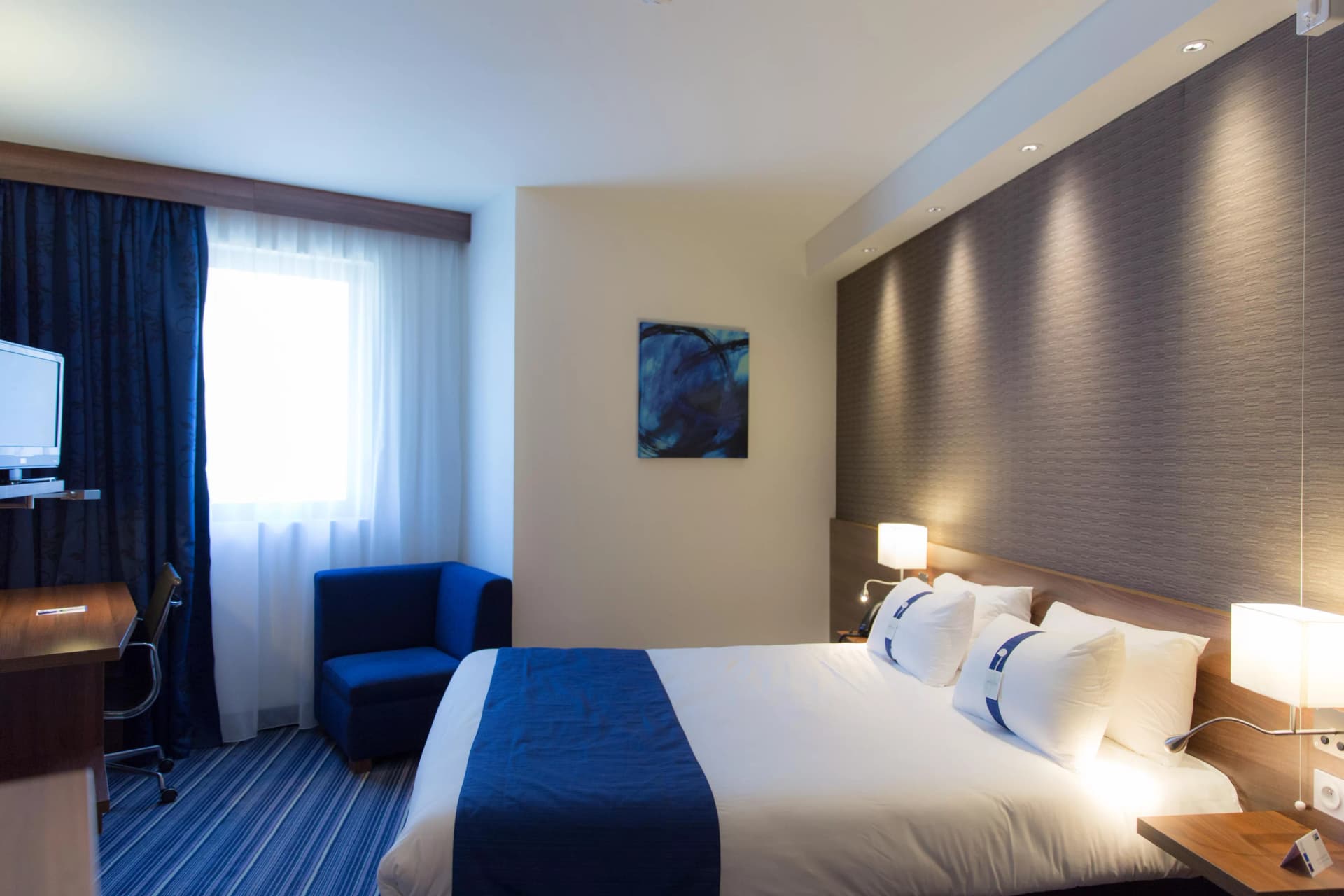 Holiday Inn Express Toulon - Est, an IHG Hotel