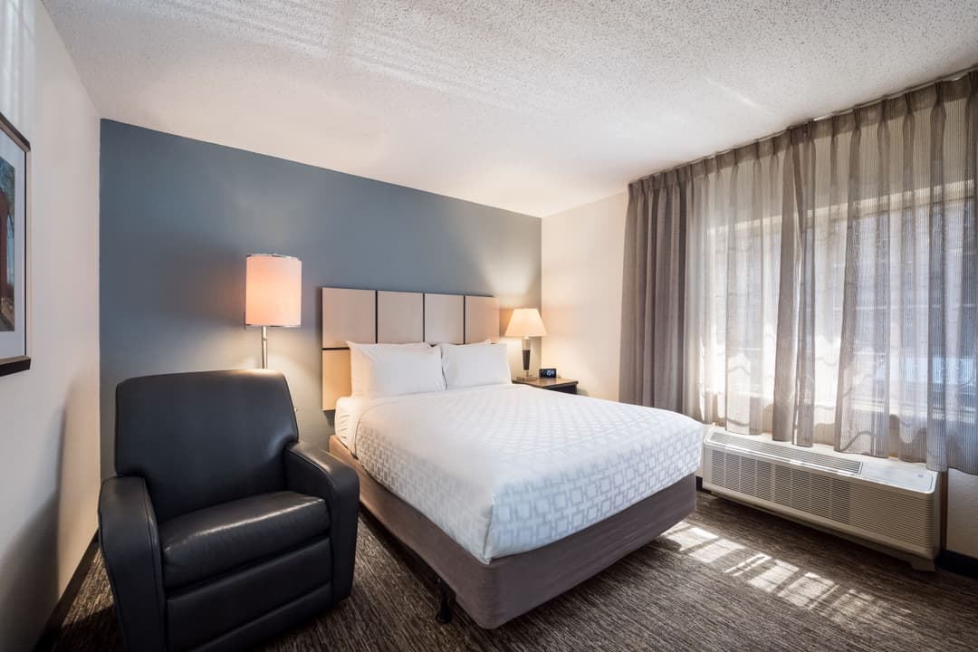Sonesta Simply Suites Chicago Libertyville