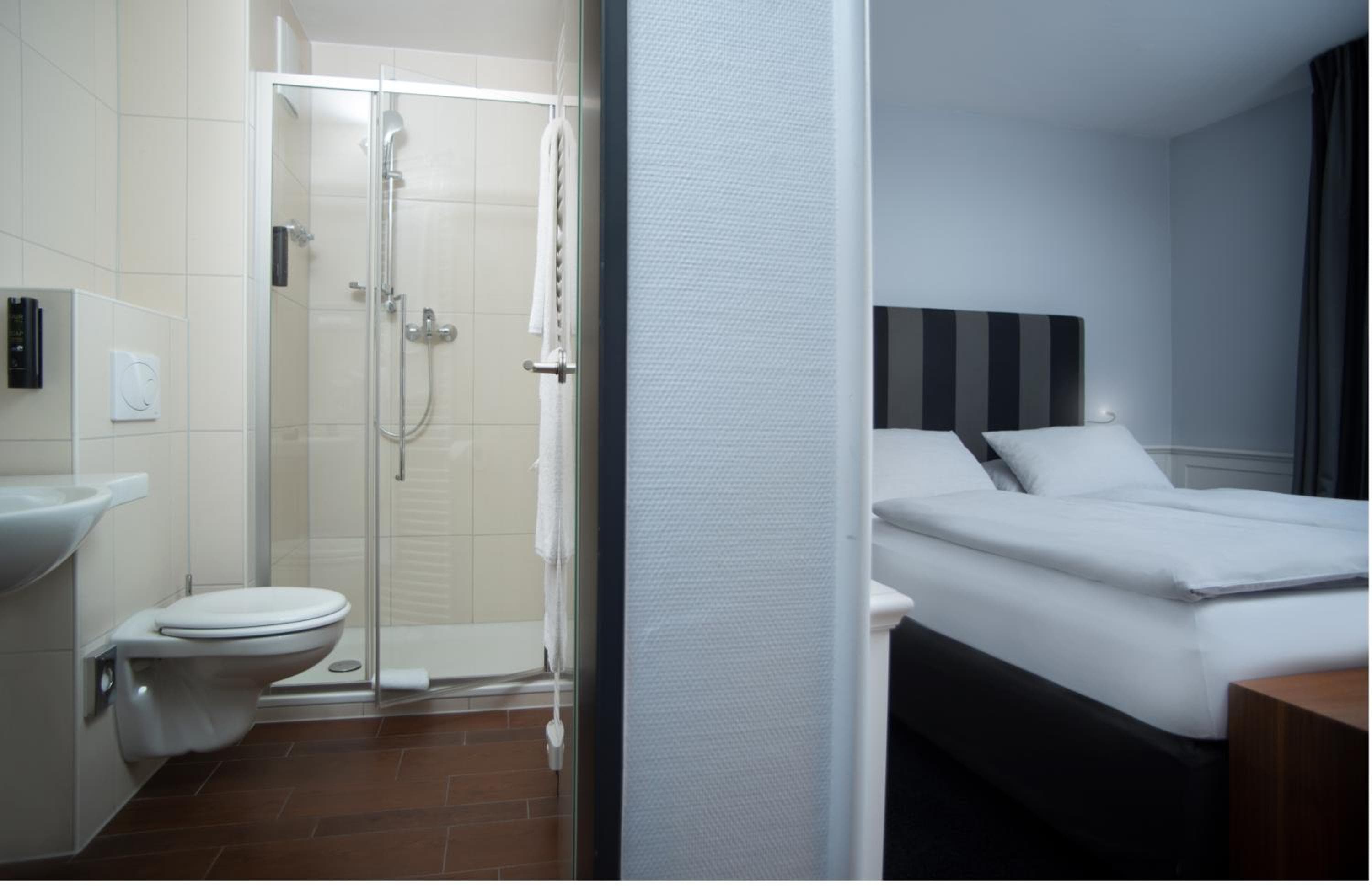 &REPEAT Köln Airport