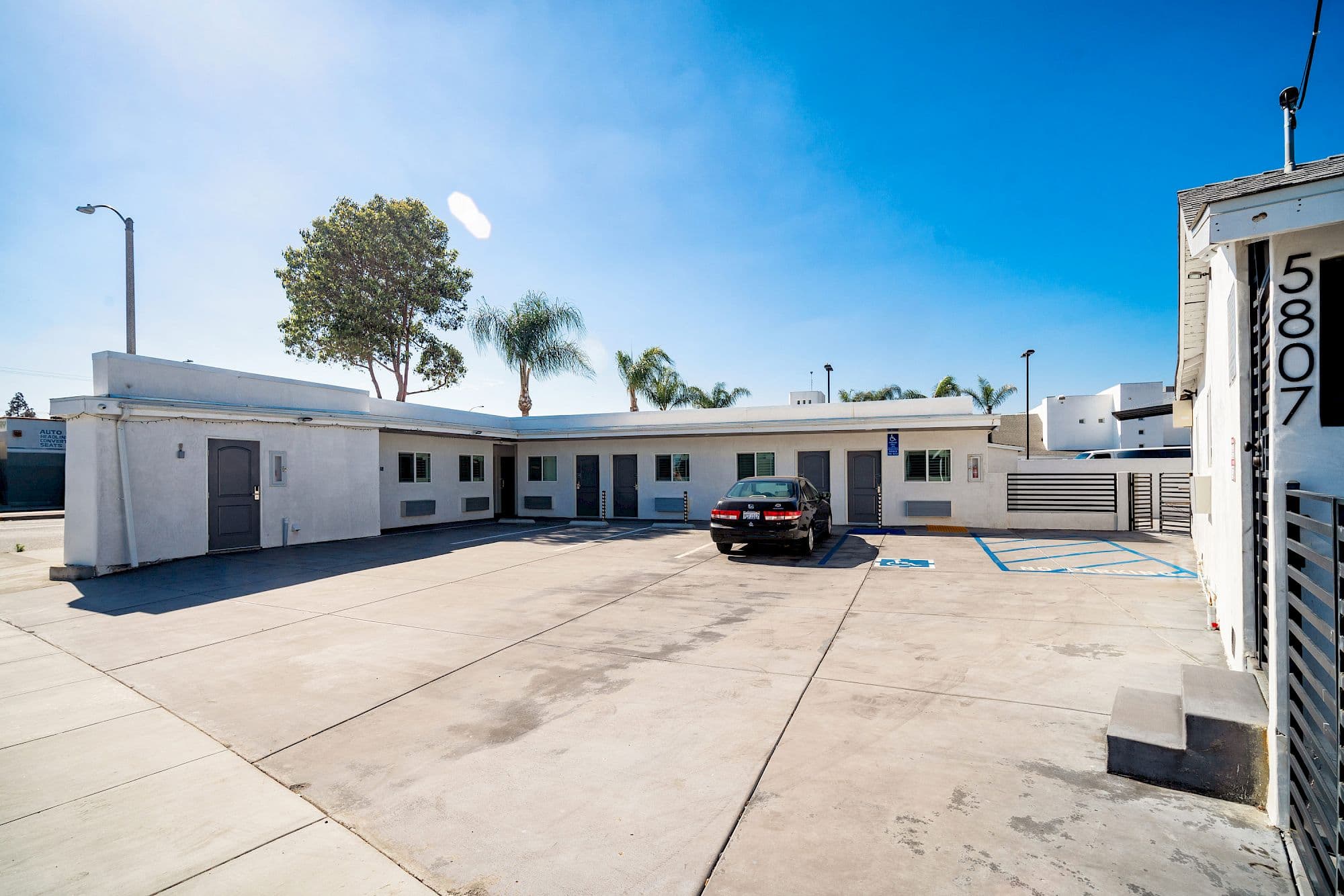 ERTH INN by AGA Bell Gardens