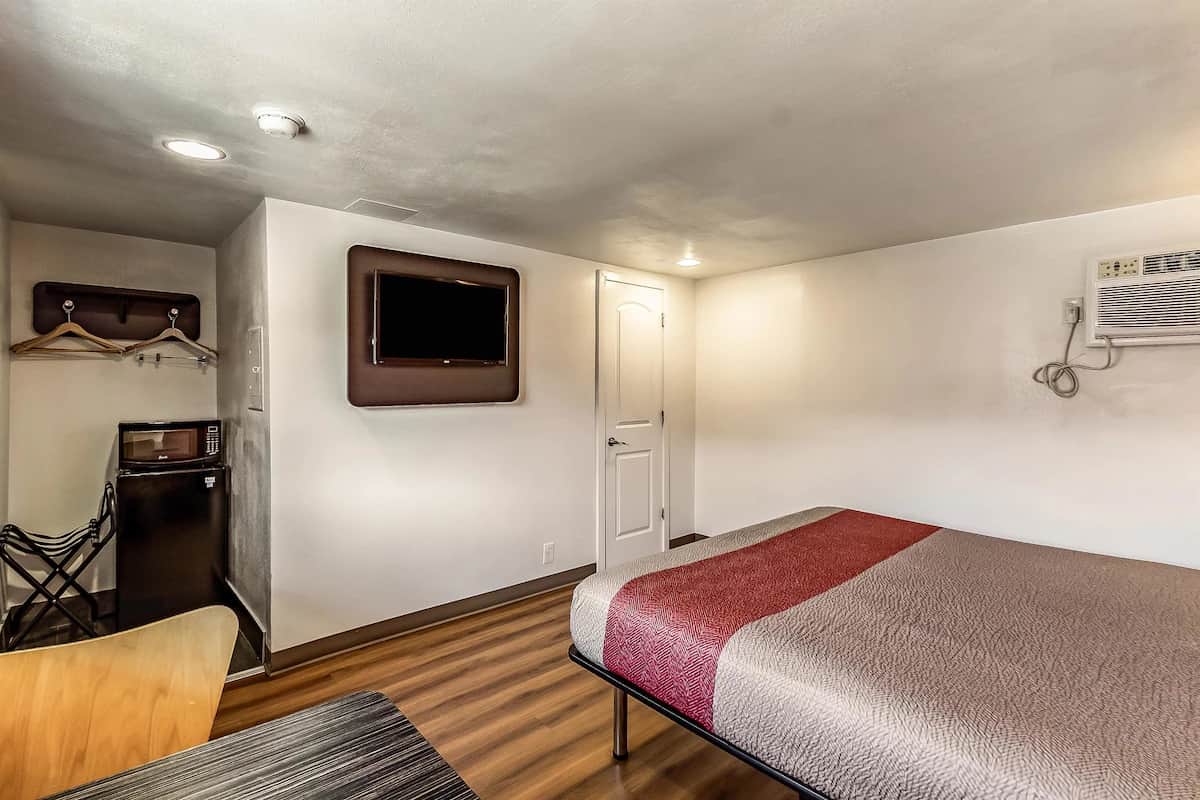 Motel 6 Elizabeth, NJ - Newark Liberty Intl Airport