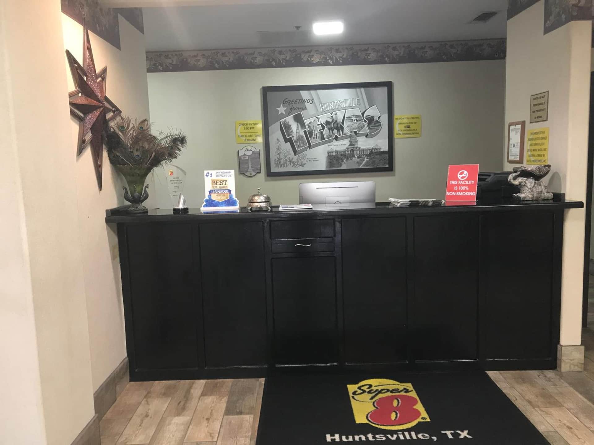 Hotel Piney Woods