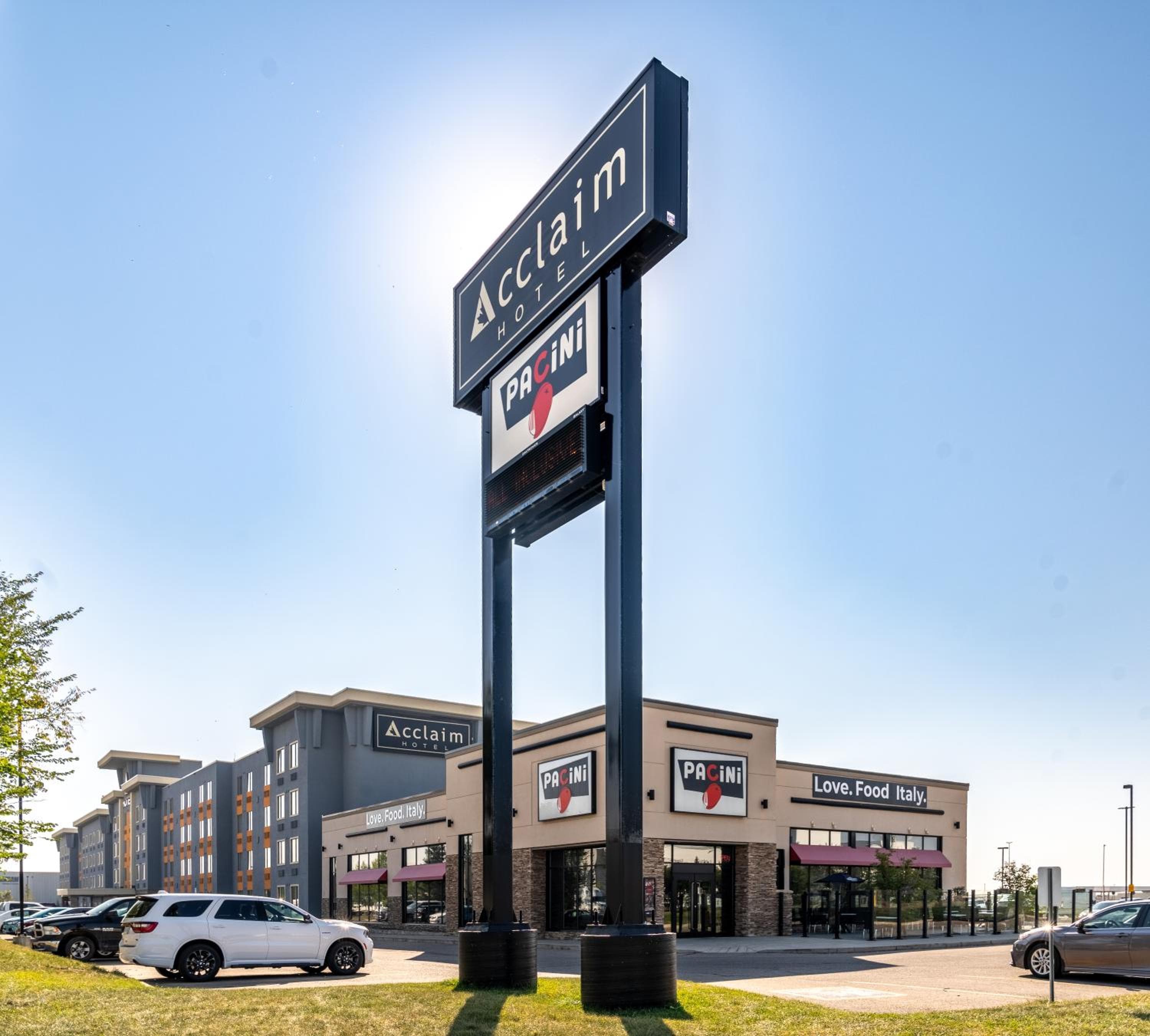 Acclaim Hotel by CLIQUE